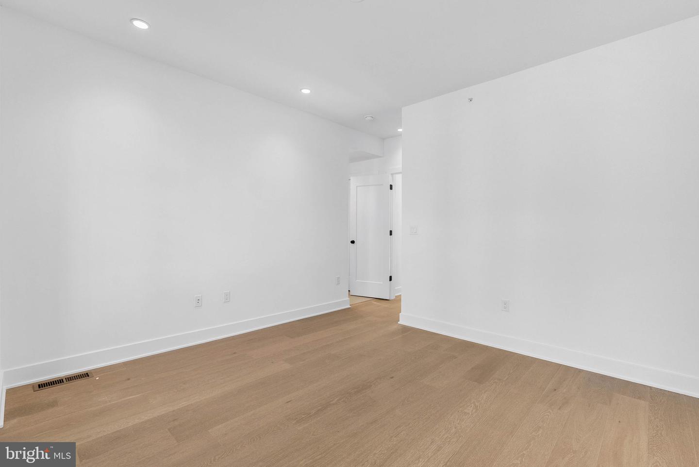 635 N 7th St #h2b Property Photo 17