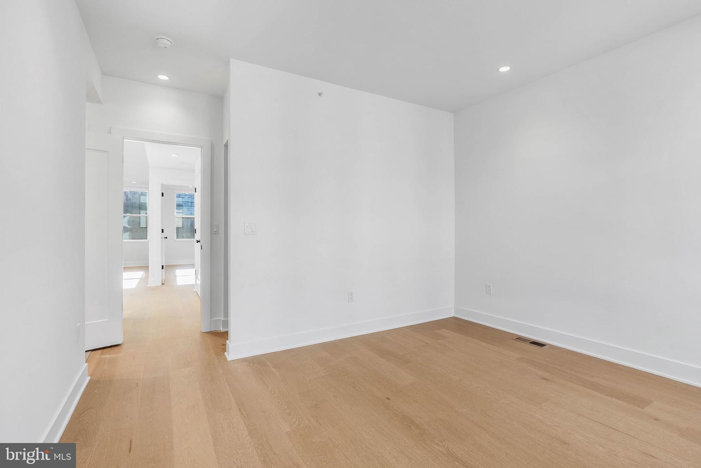 635 N 7th St #h2b Property Photo 18