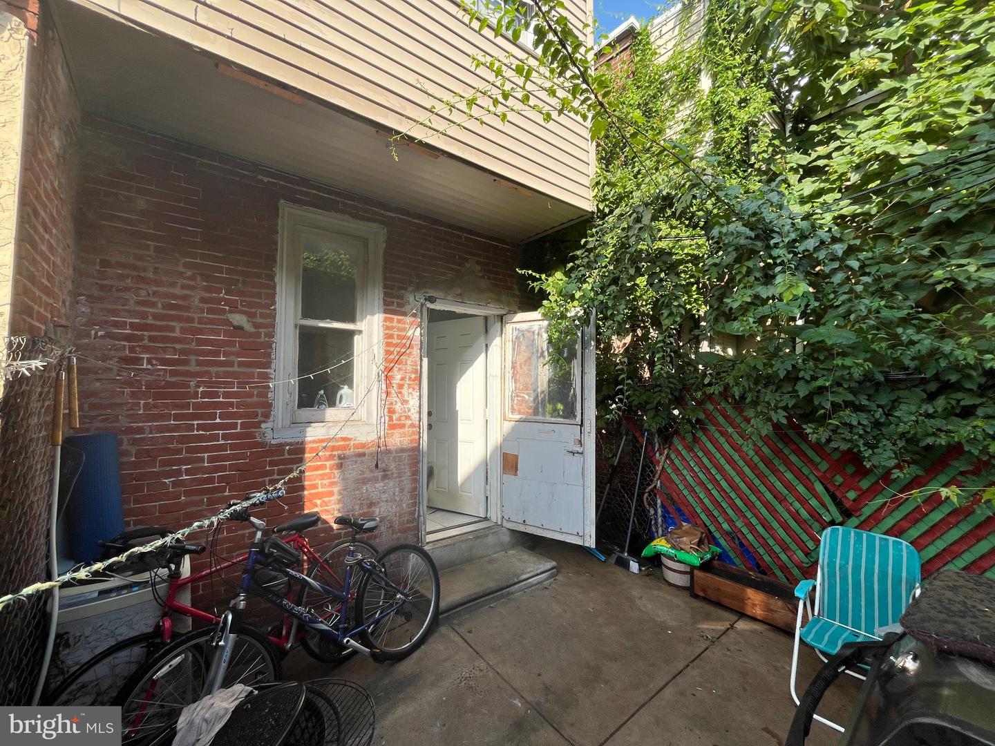 3918 Willow St Property Photo 6