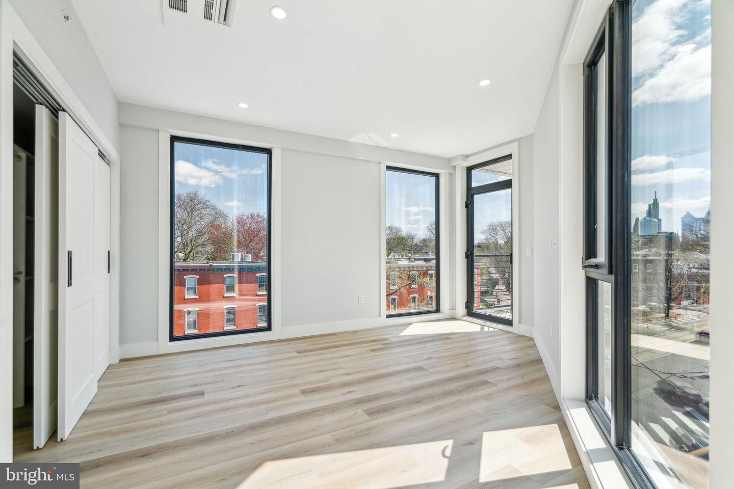 3748-9 Lancaster Ave #306 Property Photo 24