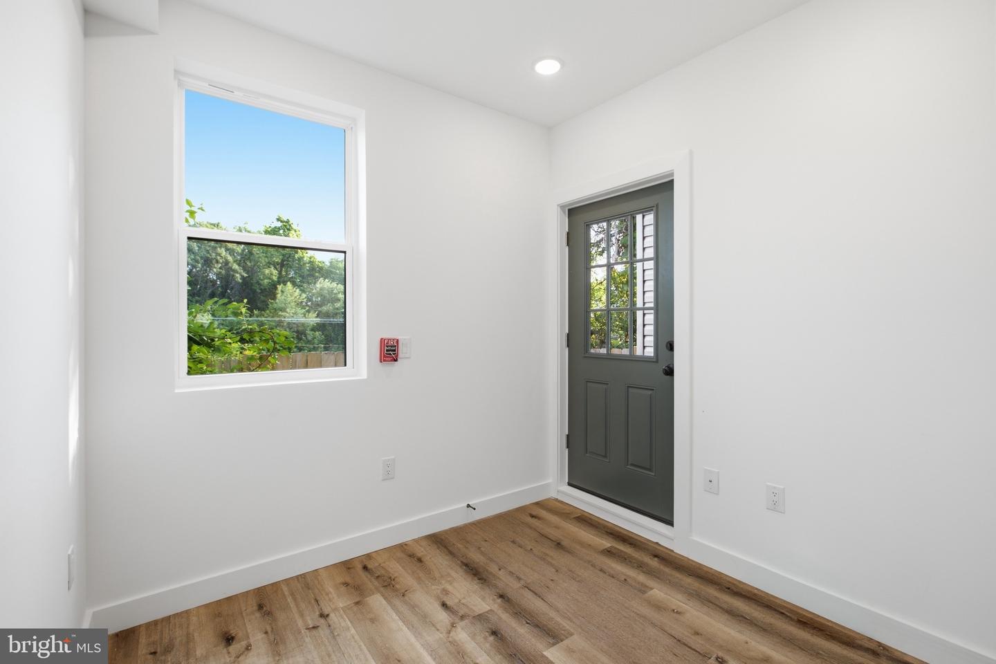 4243 Mantua Ave #b Property Photo 3