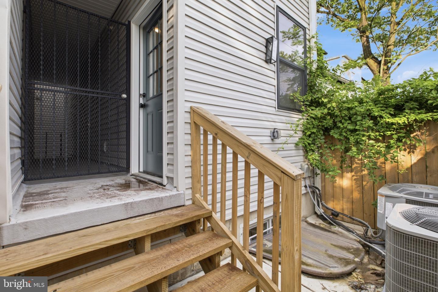 4243 Mantua Ave #b Property Photo 5