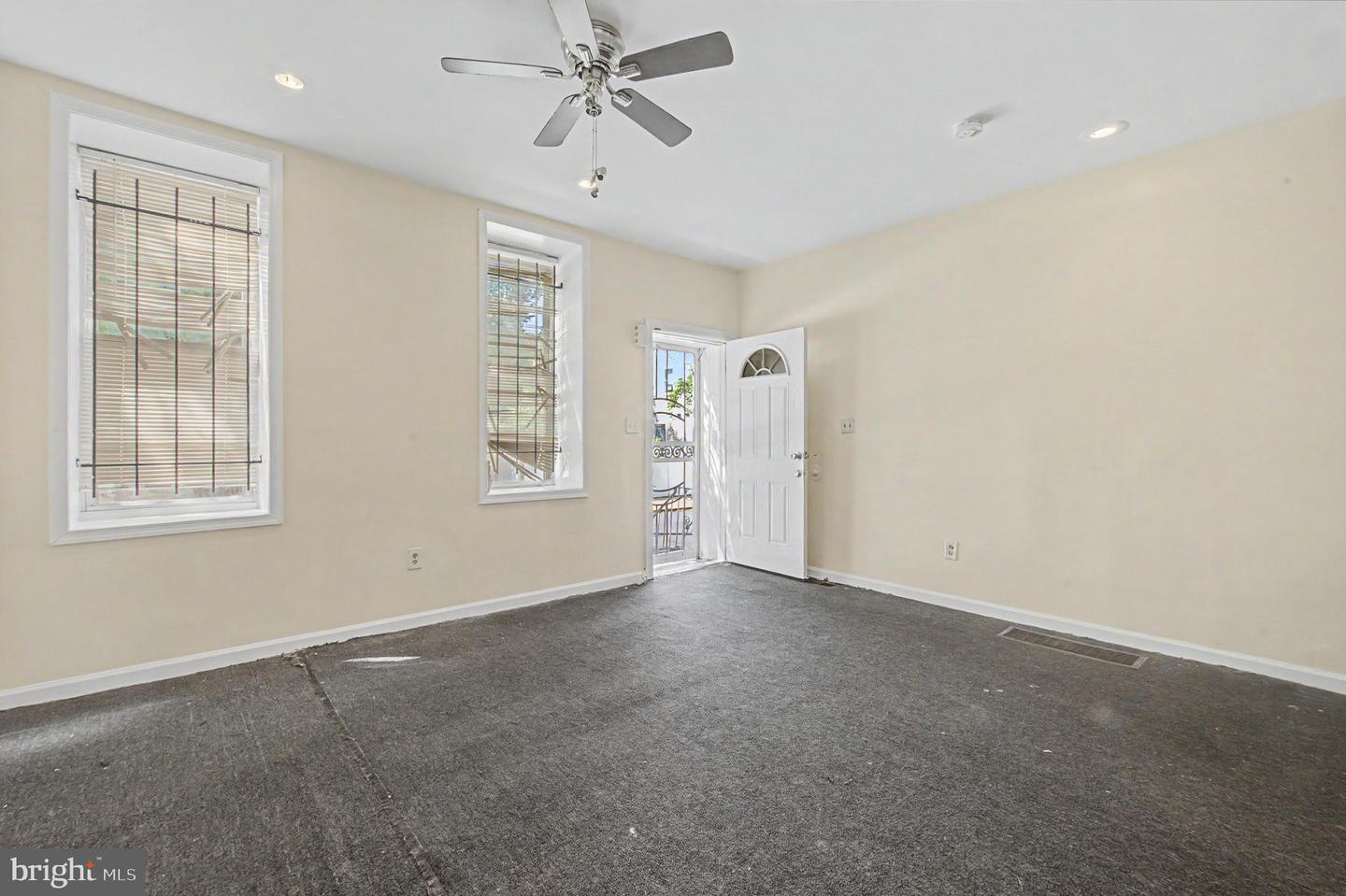 1547 N Bouvier St Property Photo 5