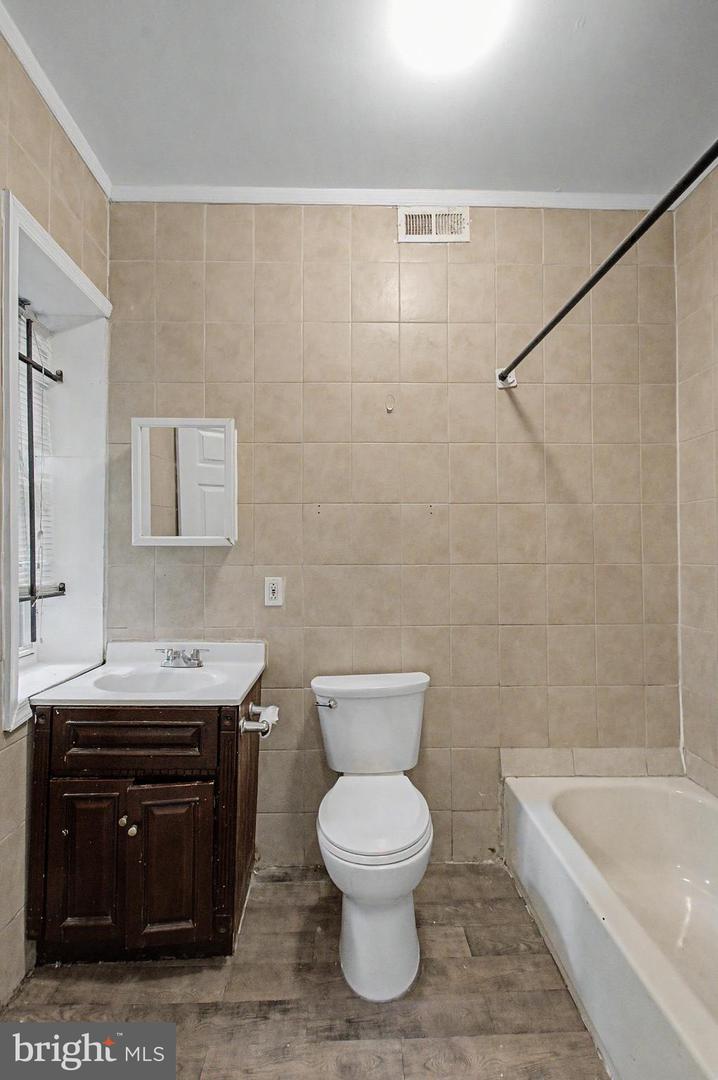 1547 N Bouvier St Property Photo 8