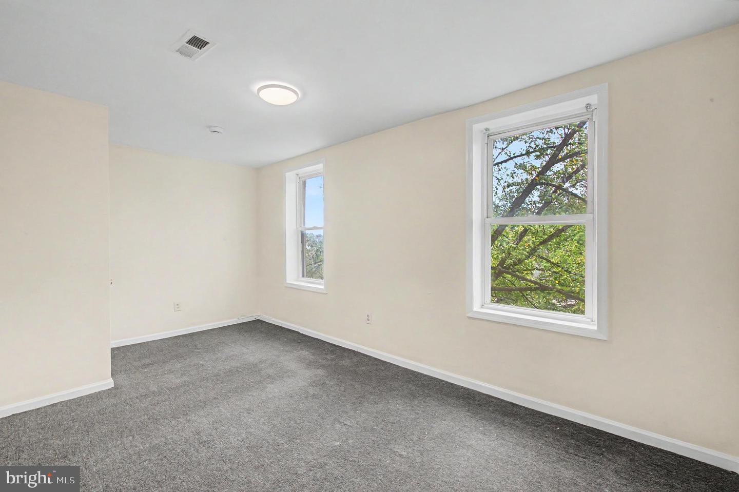 1547 N Bouvier St Property Photo 33