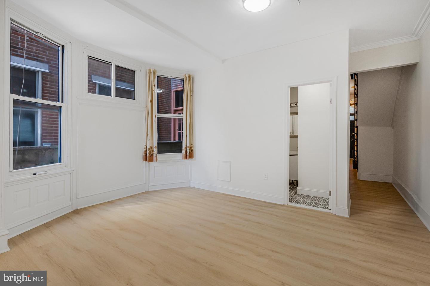 1426 S Broad St Property Photo 13