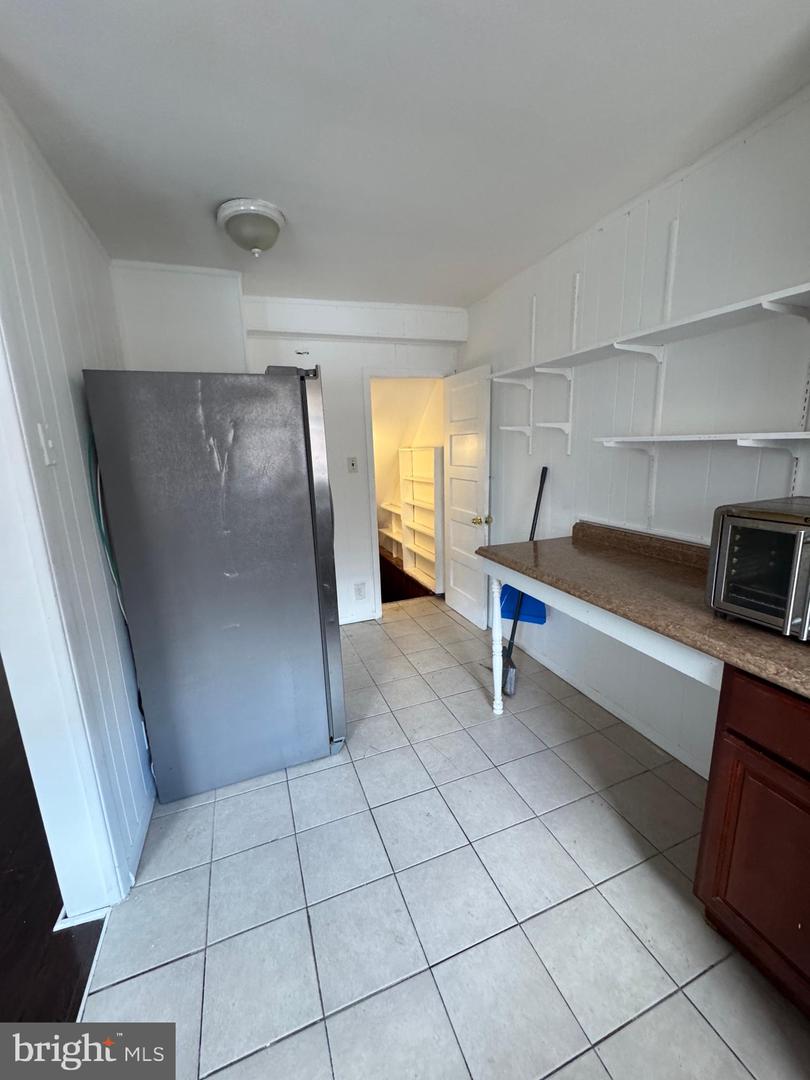 6724 Sylvester St Property Photo 7
