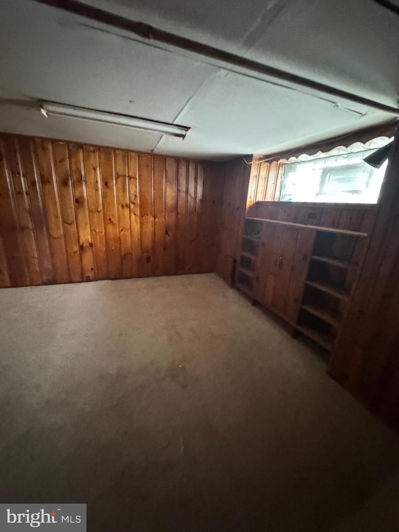 6724 Sylvester St Property Photo 12