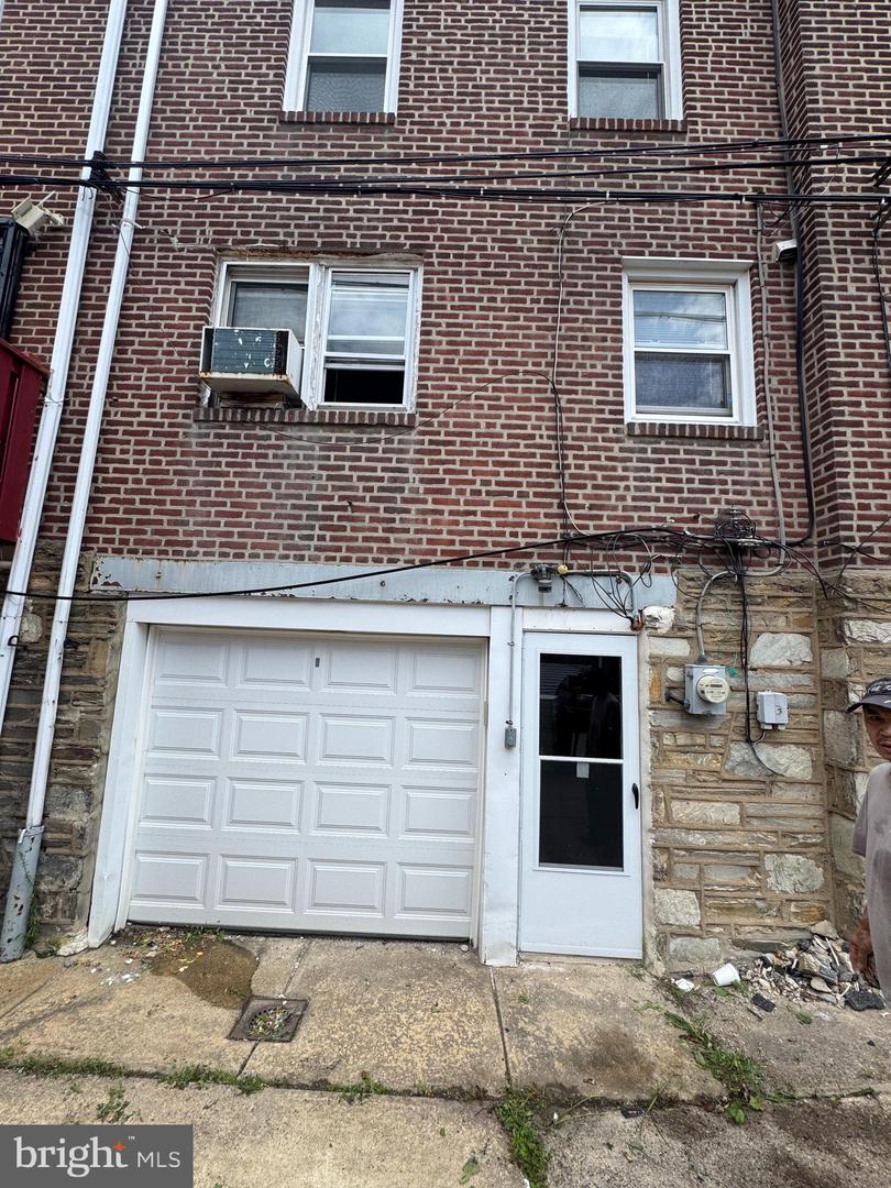 6724 Sylvester St Property Photo 13