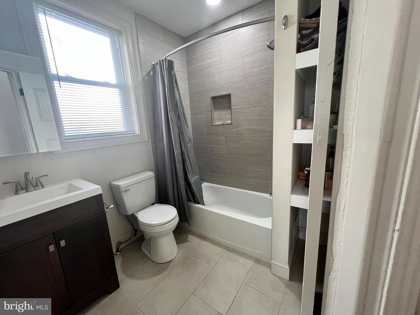 1725 N 27th St #2 Property Photo 4