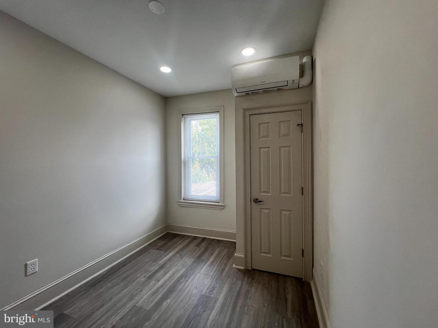 1725 N 27th St #2 Property Photo 8