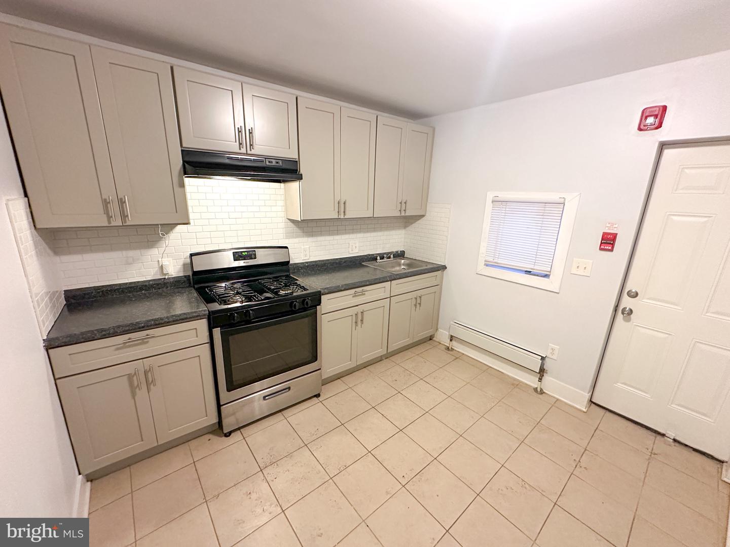 4722 LONGSHORE AVE #1R Property Photo 1