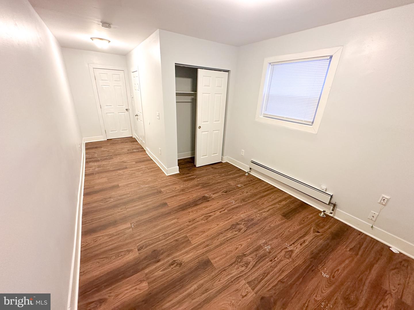 4722 Longshore Ave #1r Property Photo 6