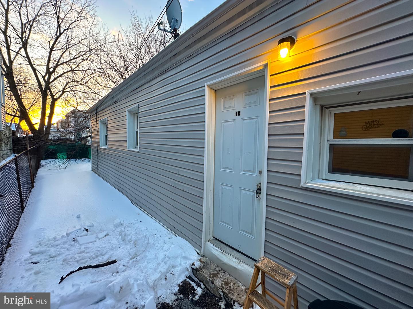 4722 Longshore Ave #1r Property Photo 8