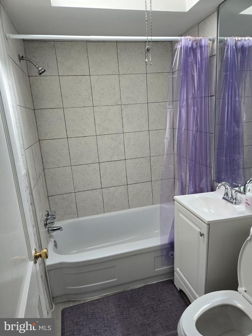 6826 Regent St Property Photo 7
