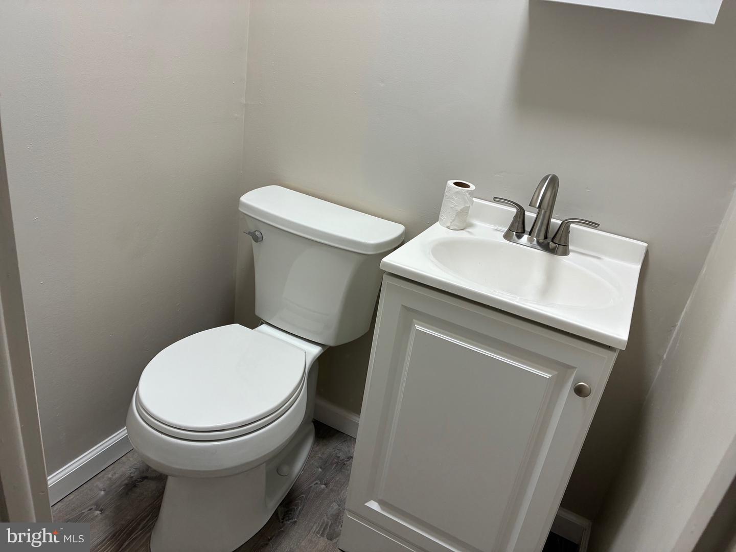 10222 Jeanes St Property Photo 9
