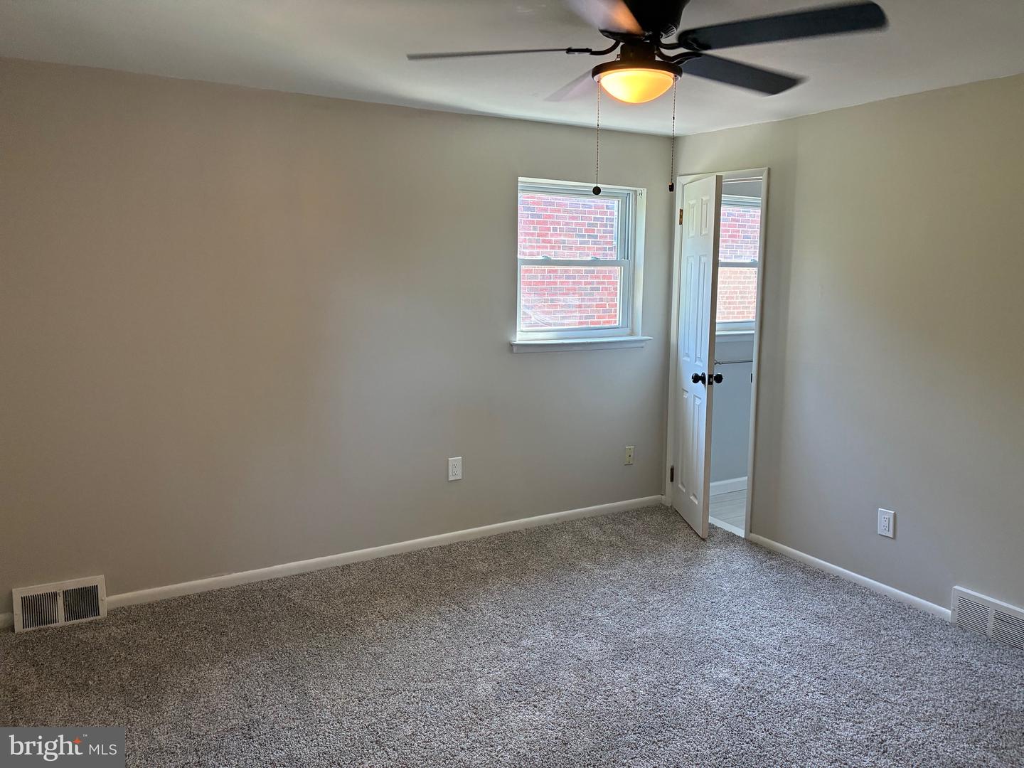 10222 Jeanes St Property Photo 12