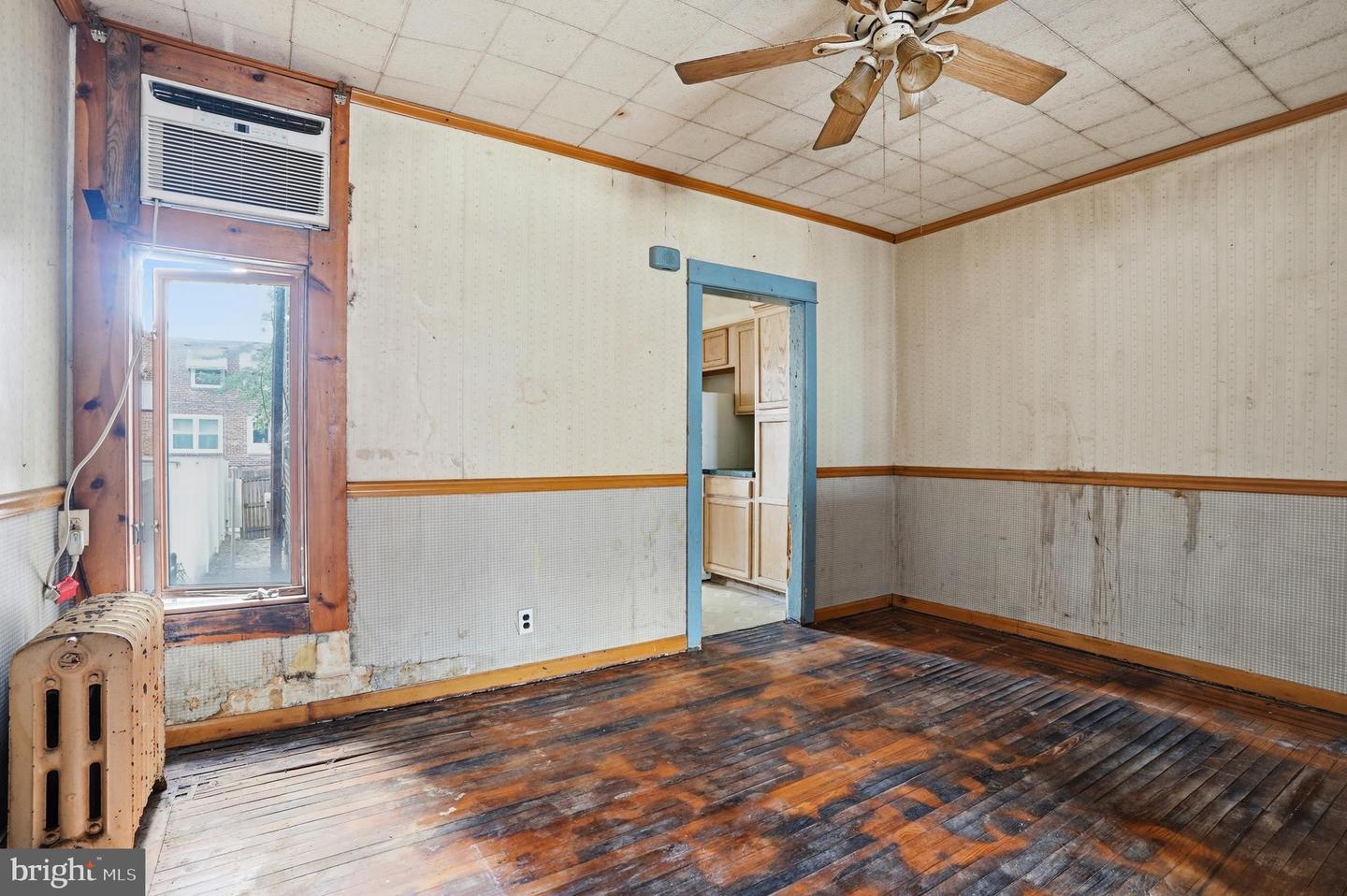 6154 Walker St Property Photo 7
