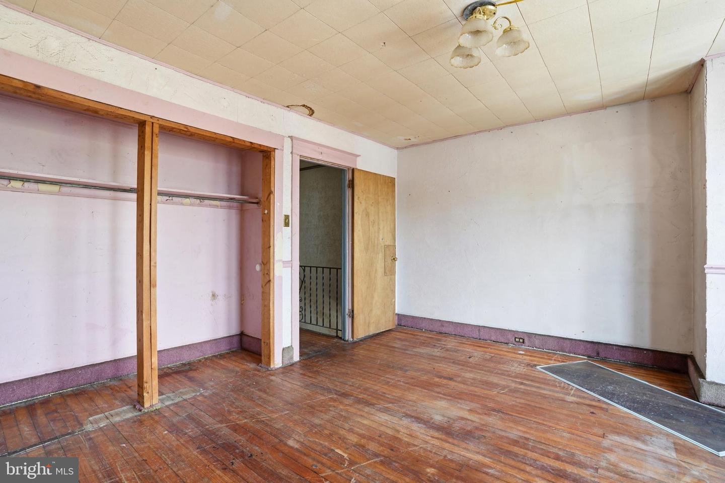 6154 Walker St Property Photo 12