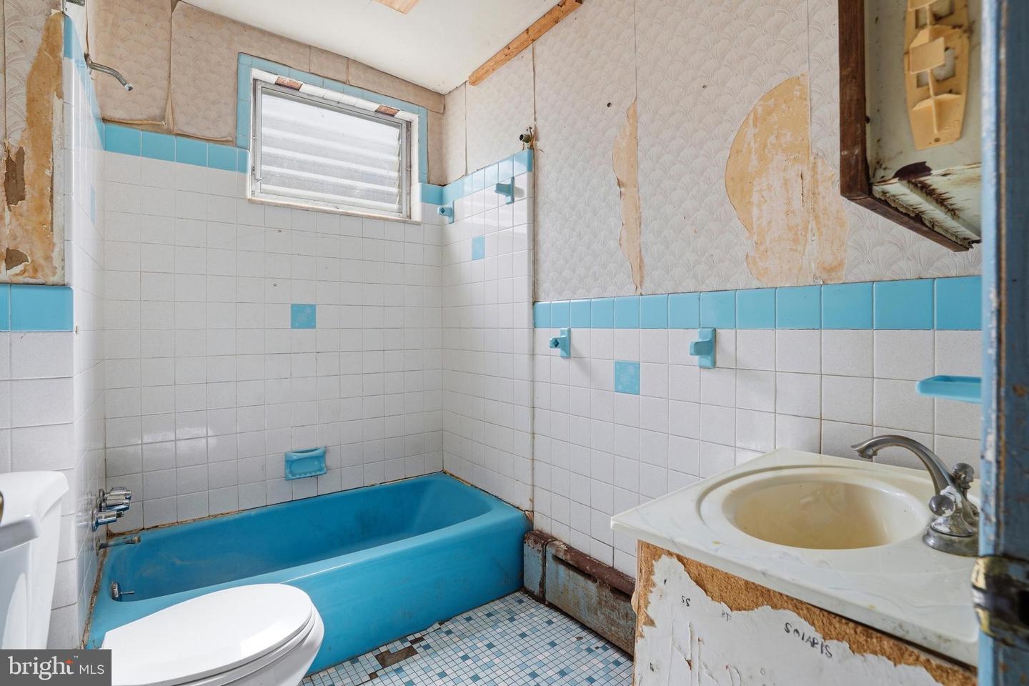 6154 Walker St Property Photo 14
