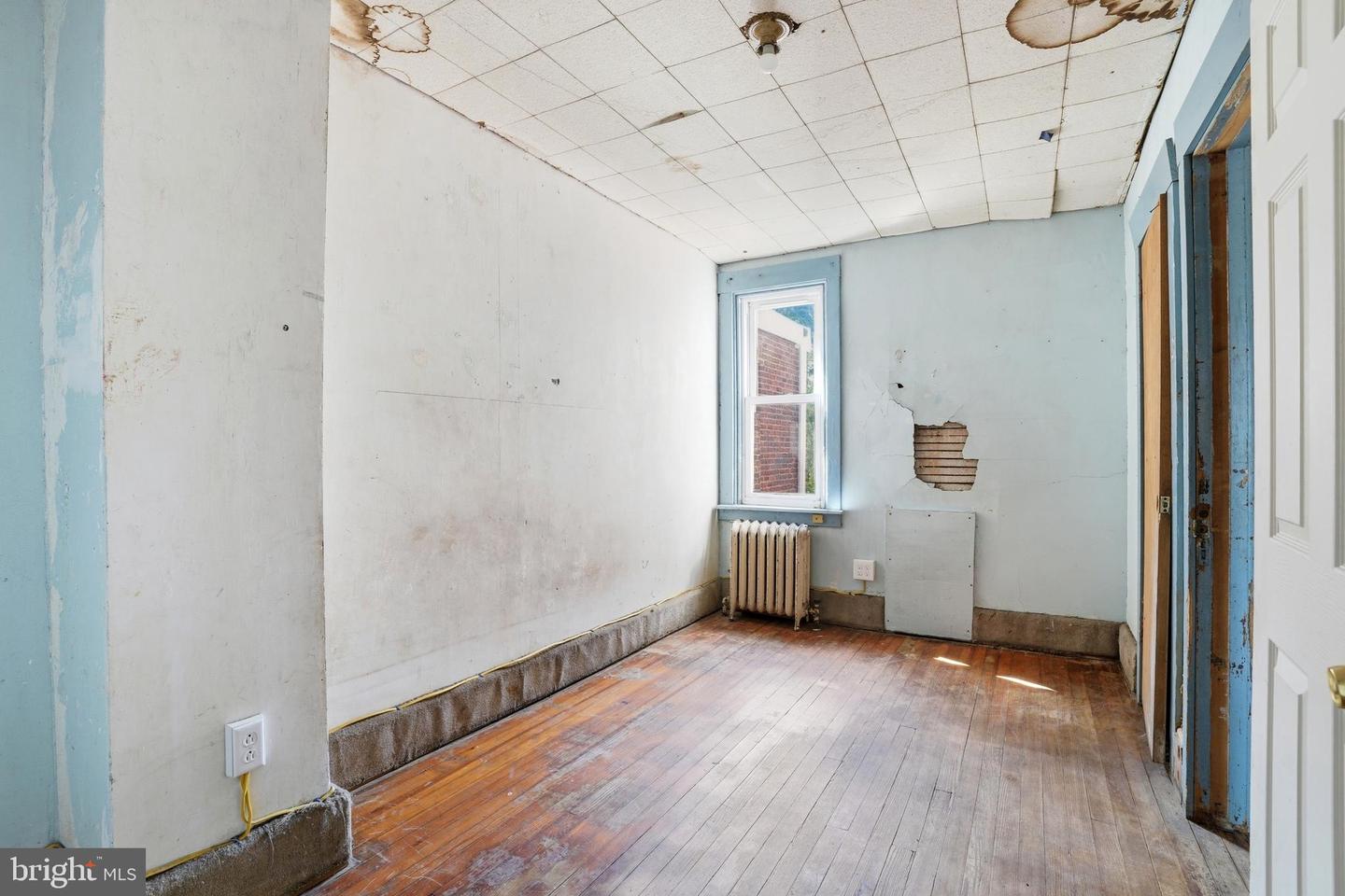 6154 Walker St Property Photo 16