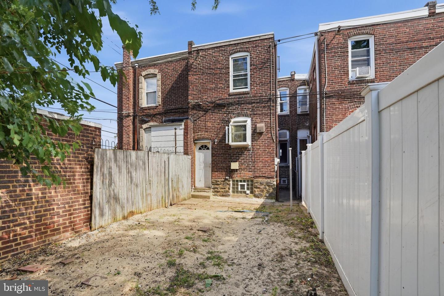 6154 Walker St Property Photo 23