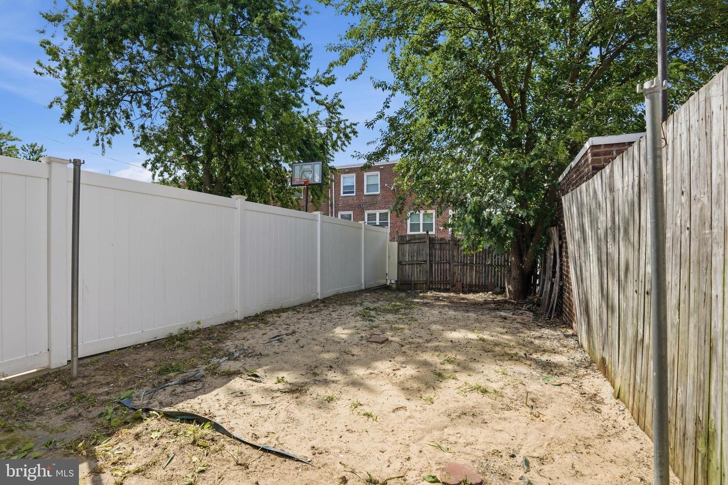6154 Walker St Property Photo 24
