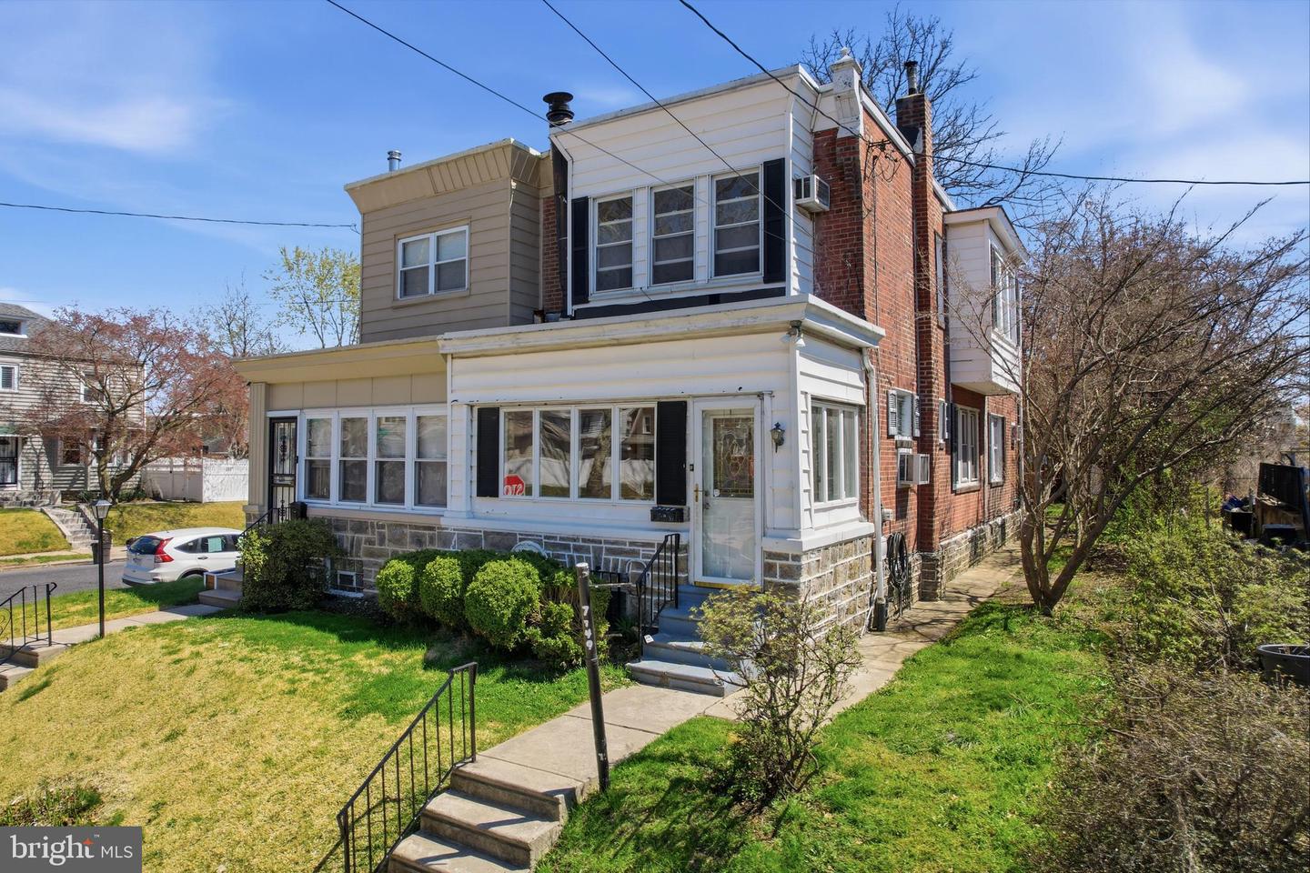 7149 Bingham St Property Photo 3