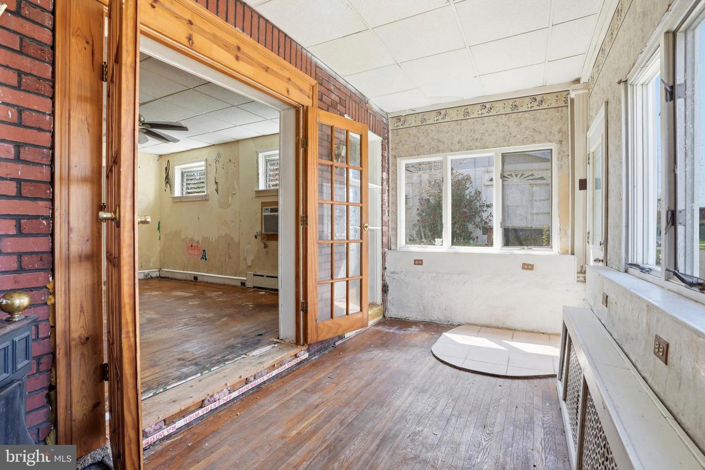 7149 Bingham St Property Photo 4