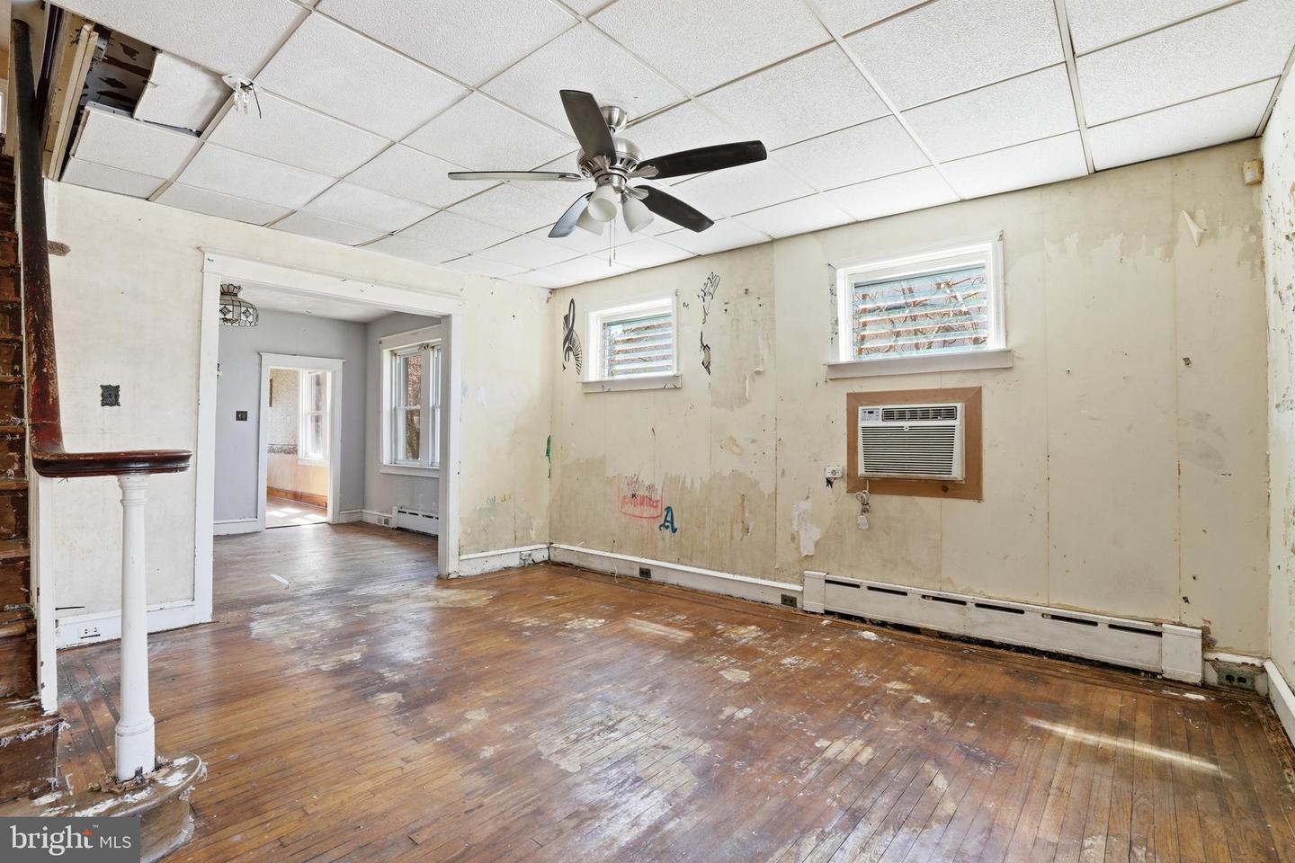 7149 Bingham St Property Photo 6