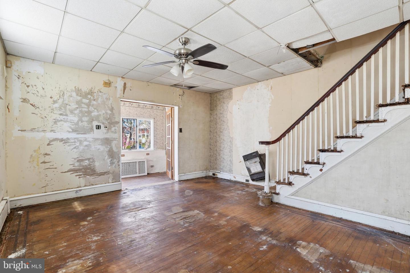 7149 Bingham St Property Photo 7
