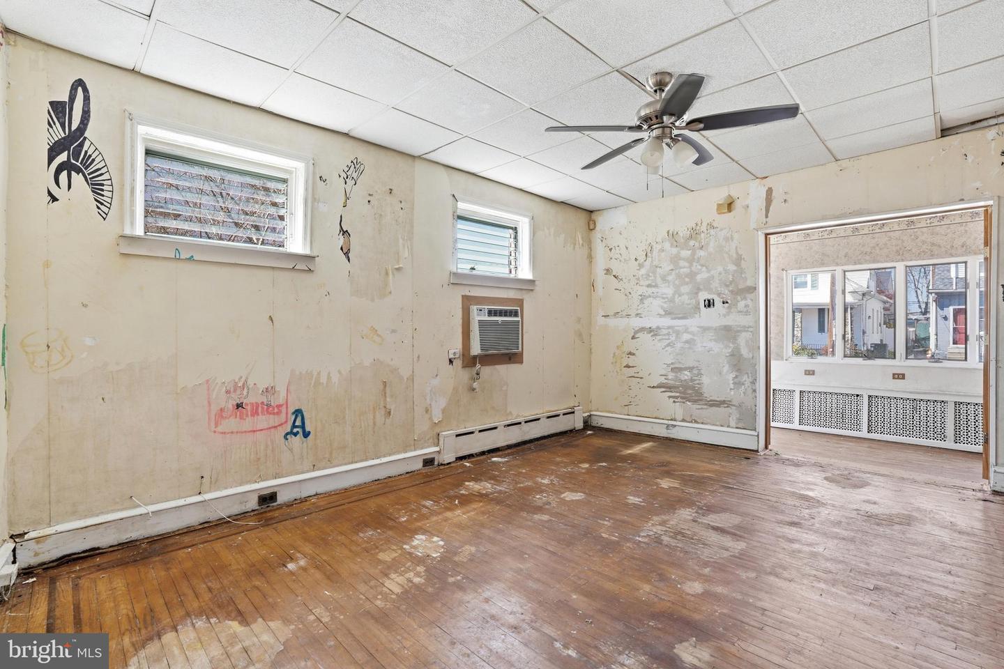 7149 Bingham St Property Photo 8