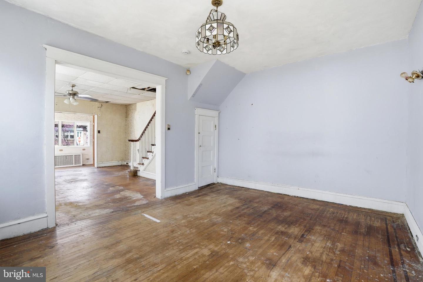7149 Bingham St Property Photo 9