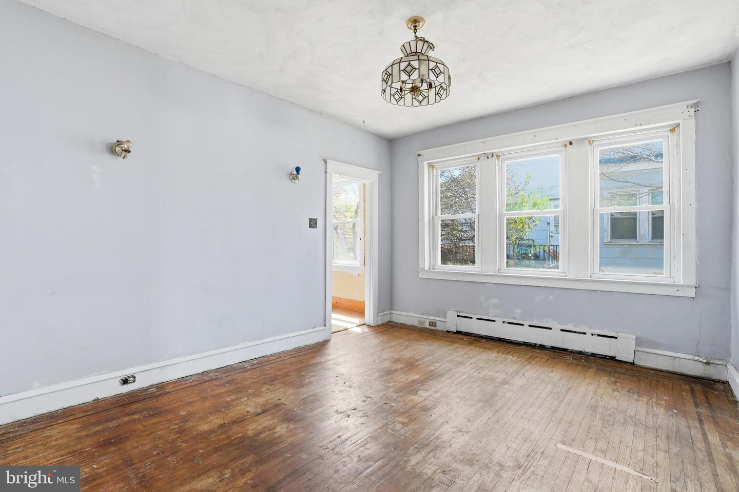 7149 Bingham St Property Photo 10