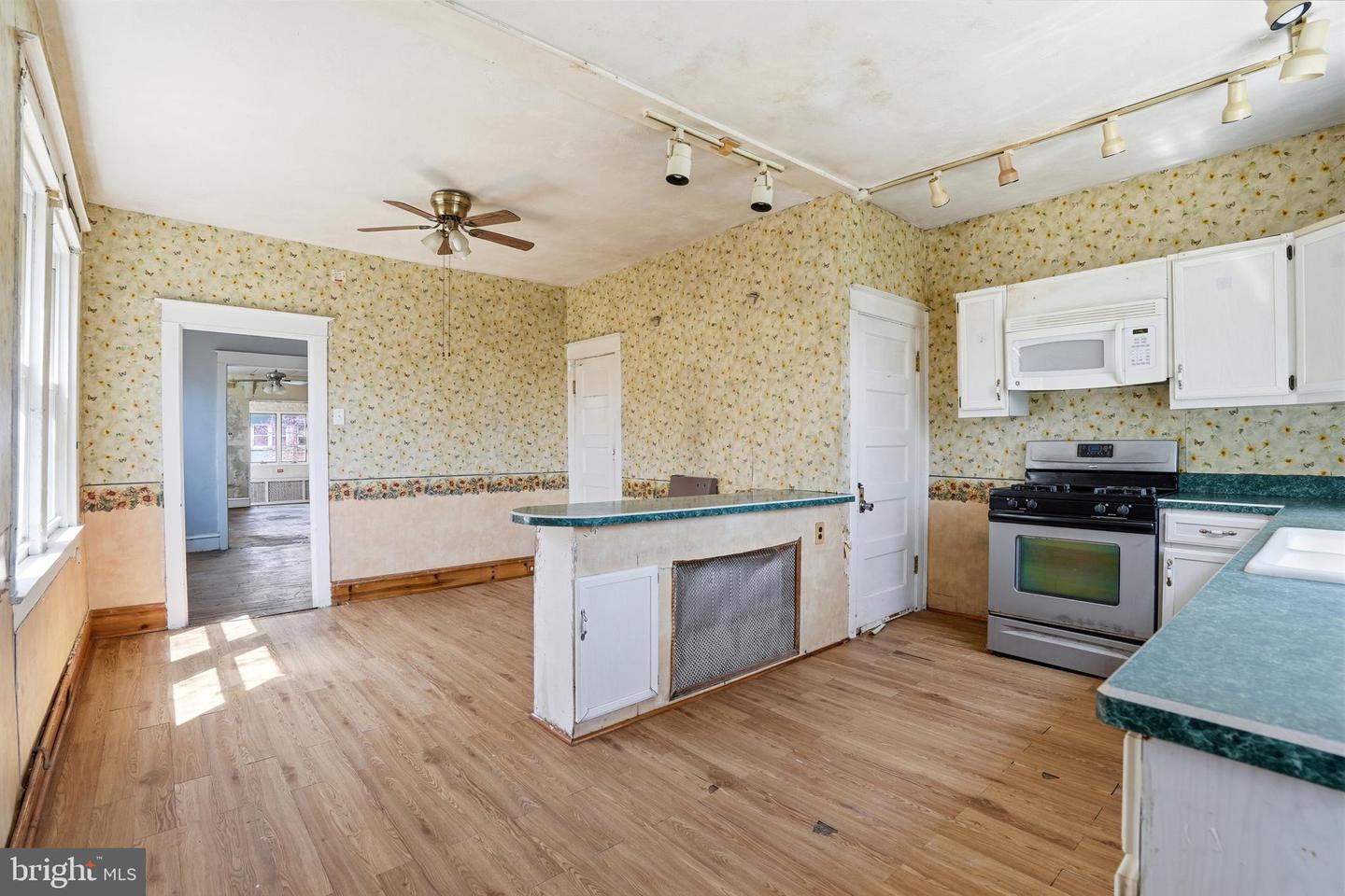 7149 Bingham St Property Photo 14