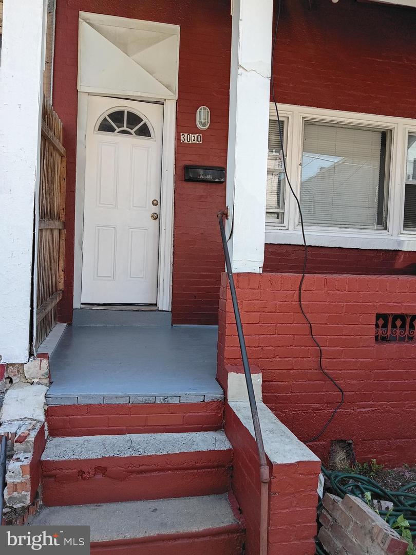 3030 CLIFFORD ST Property Photo 1