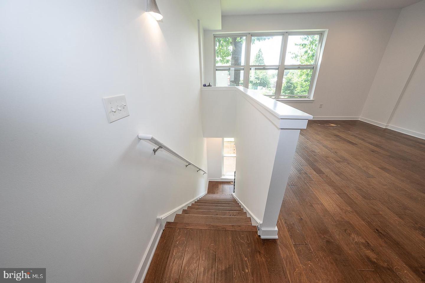 443 Shurs Ln #21 Property Photo 8