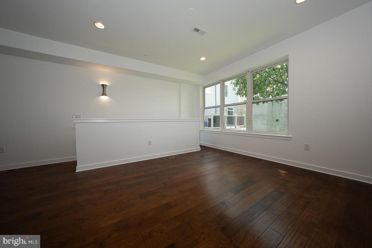443 Shurs Ln #21 Property Photo 16
