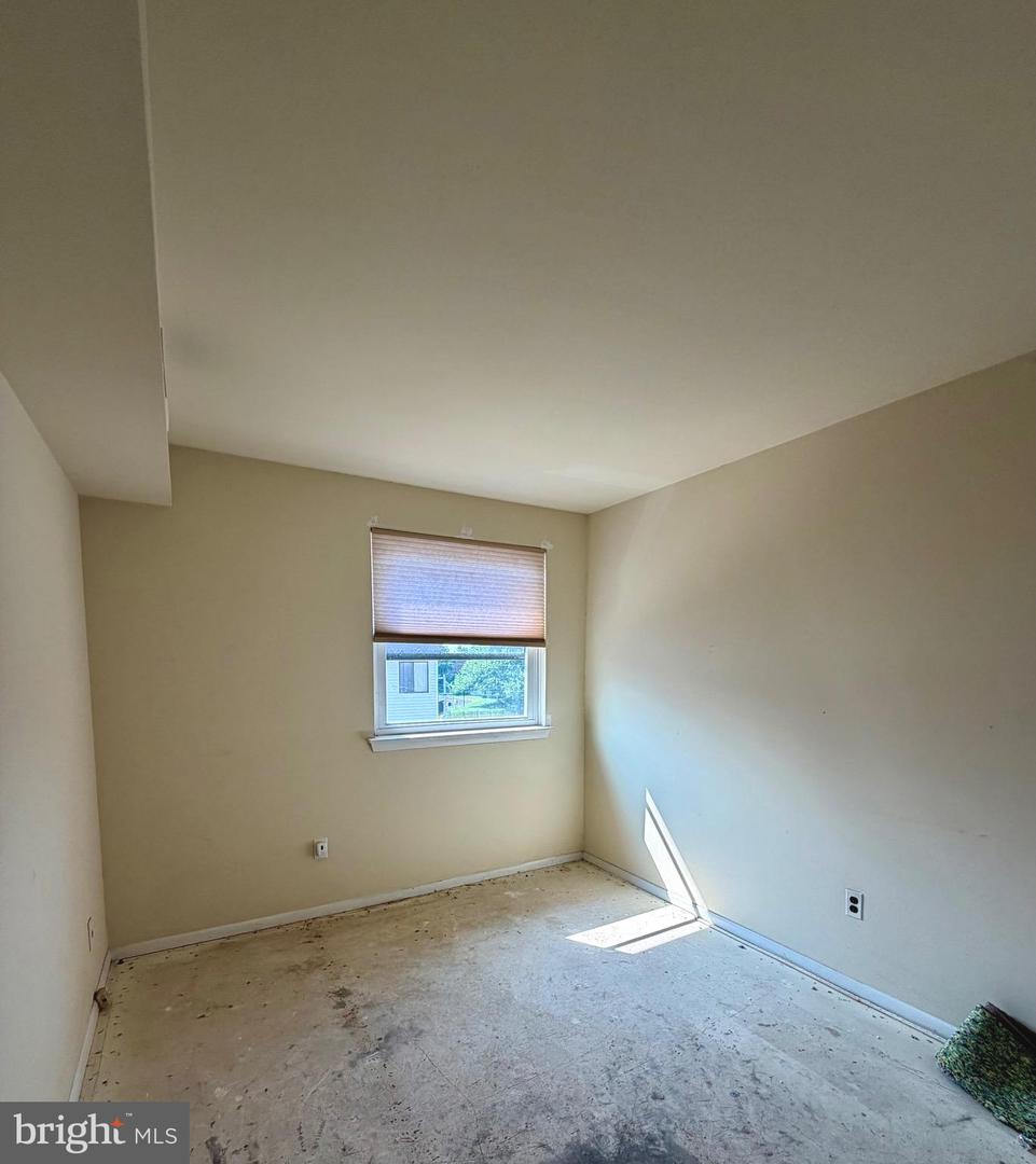 9525-00 James St #2b Property Photo 13