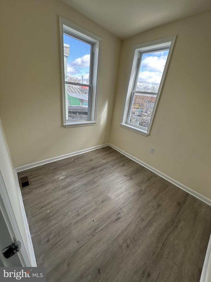 2115 Wakeling St Property Photo 9