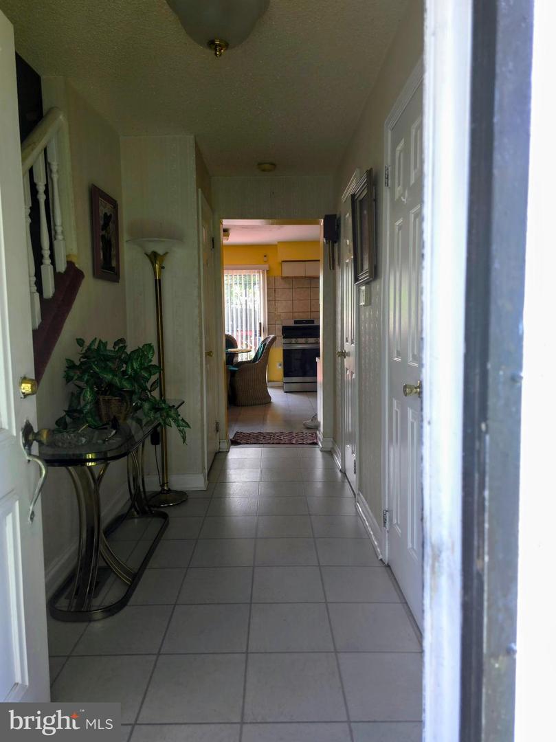 1036 Hazelwood Dr Property Photo 6