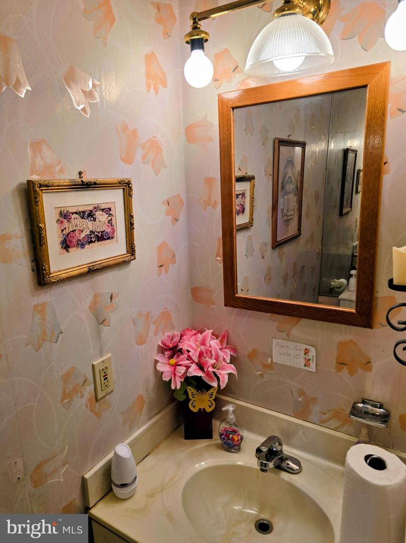 1036 Hazelwood Dr Property Photo 15