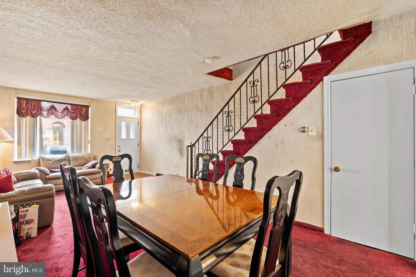2440 S Hutchinson St Property Photo 3
