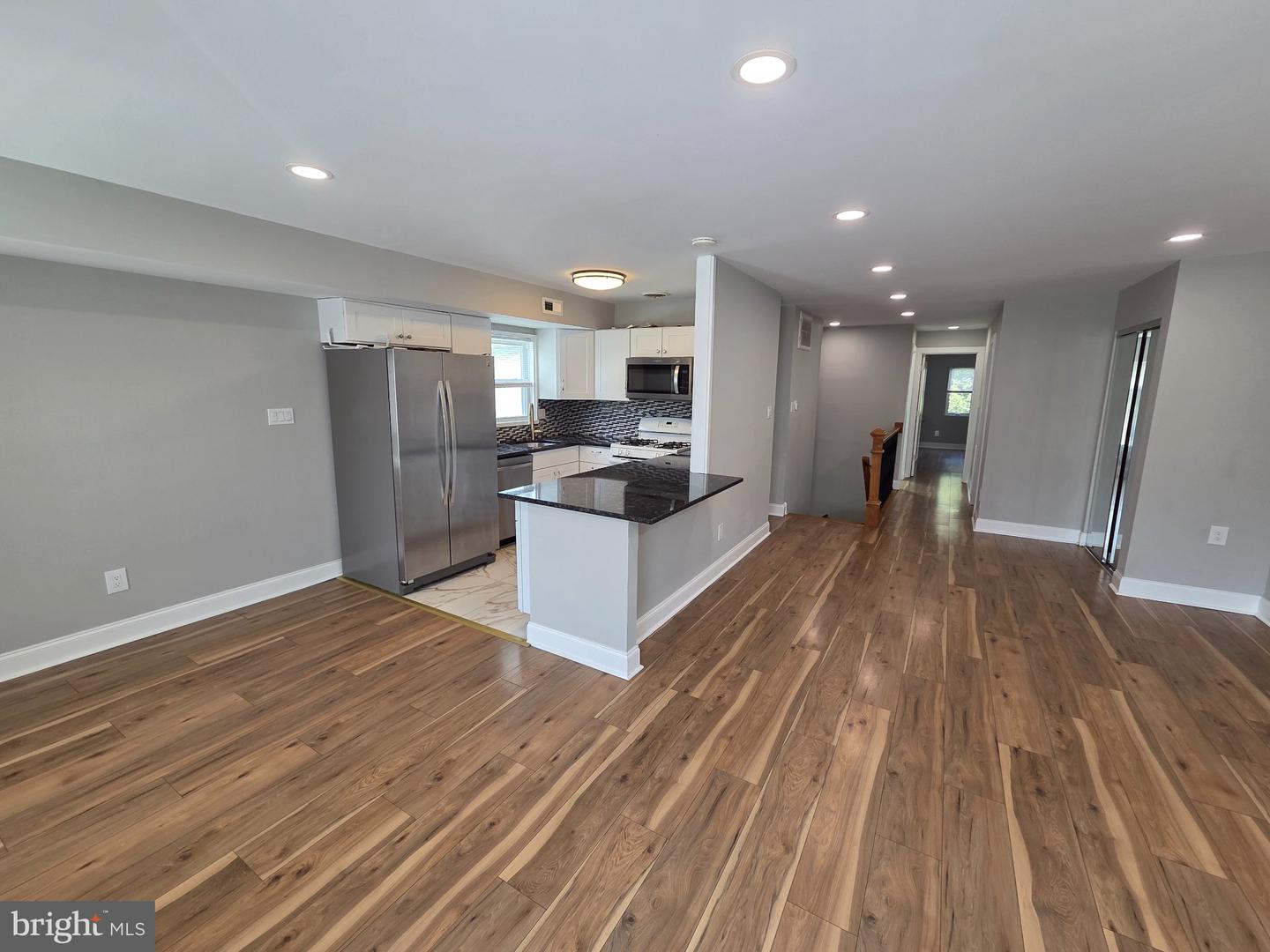 1701 Scotchbrook Dr #b Property Photo 3