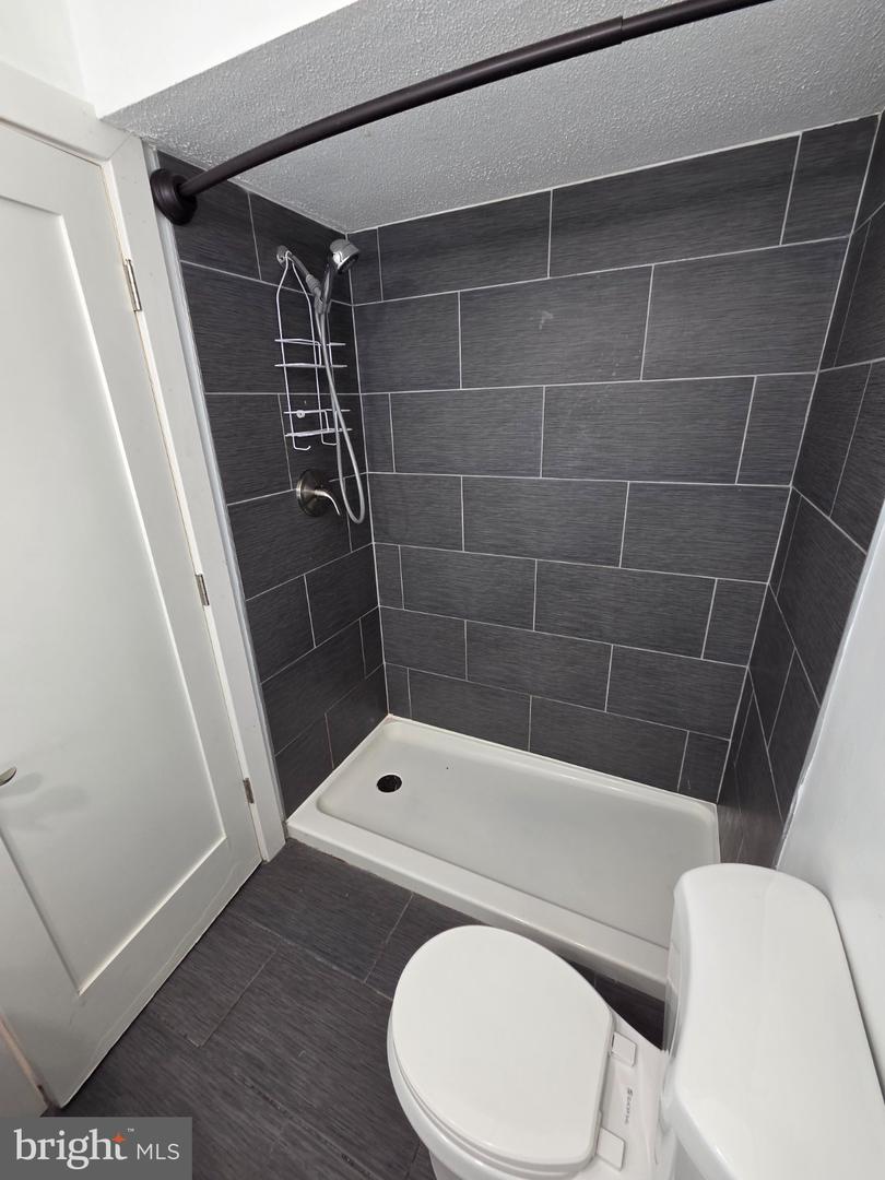 1701 Scotchbrook Dr #b Property Photo 14