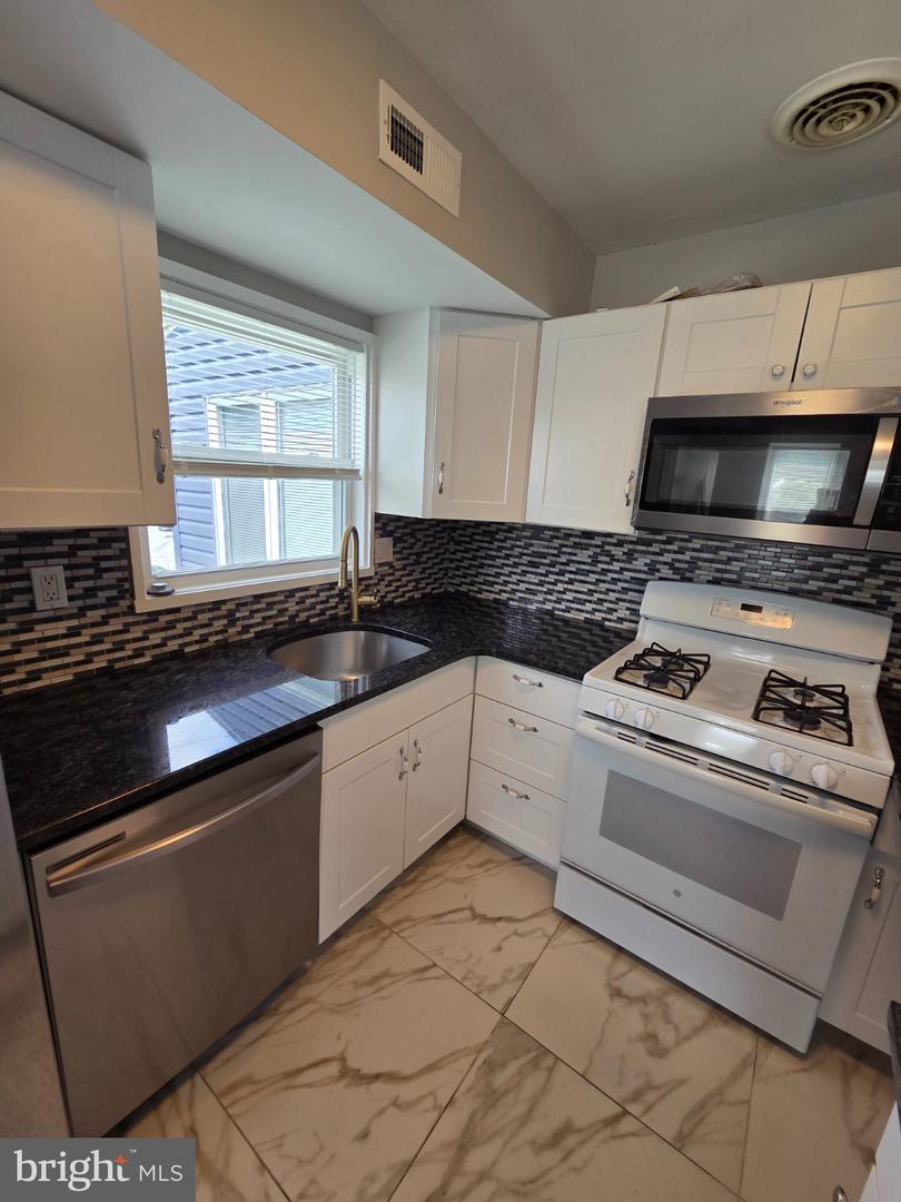 1701 Scotchbrook Dr #b Property Photo 23