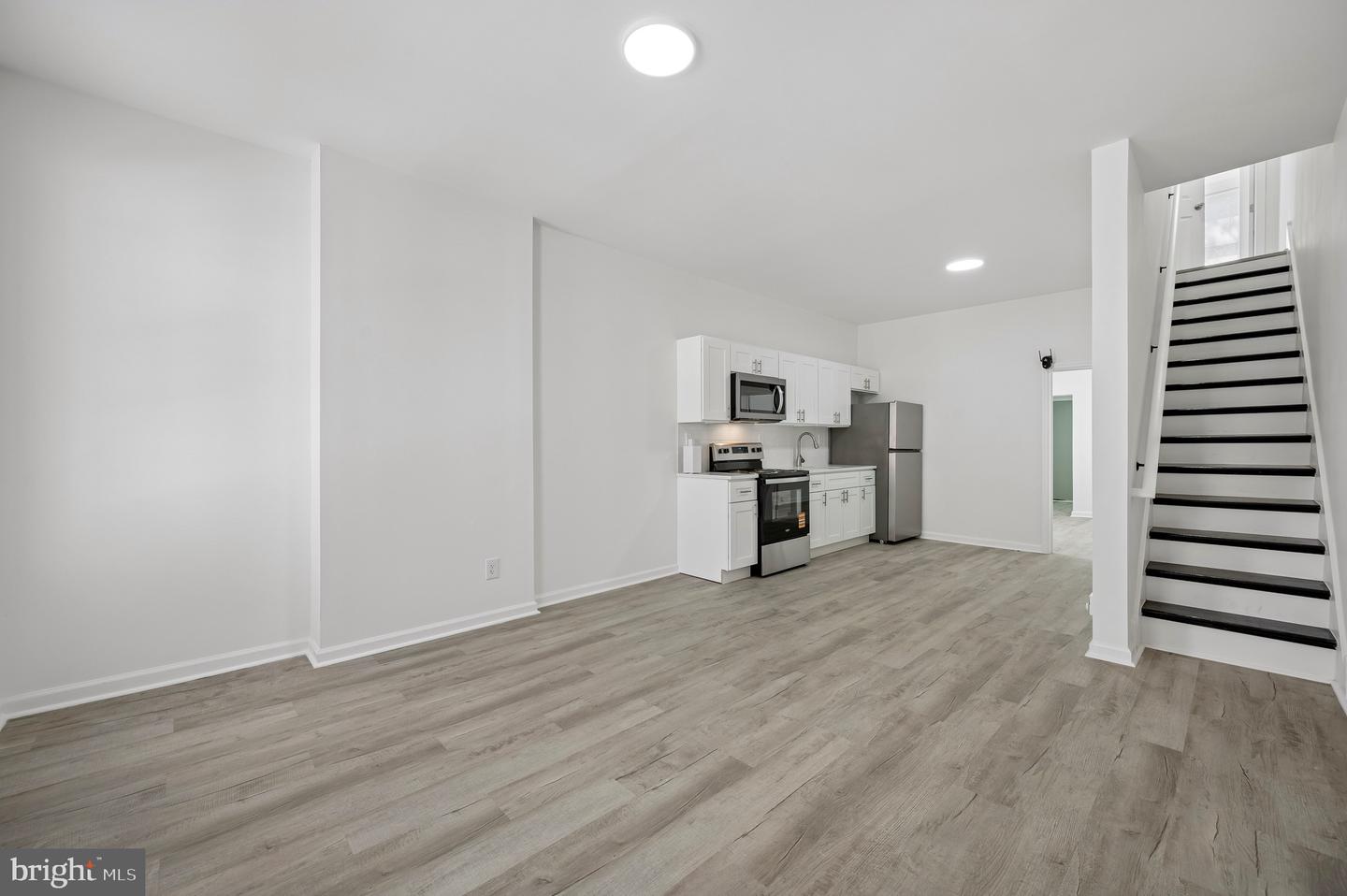 1216 W FIRTH ST Property Photo 1