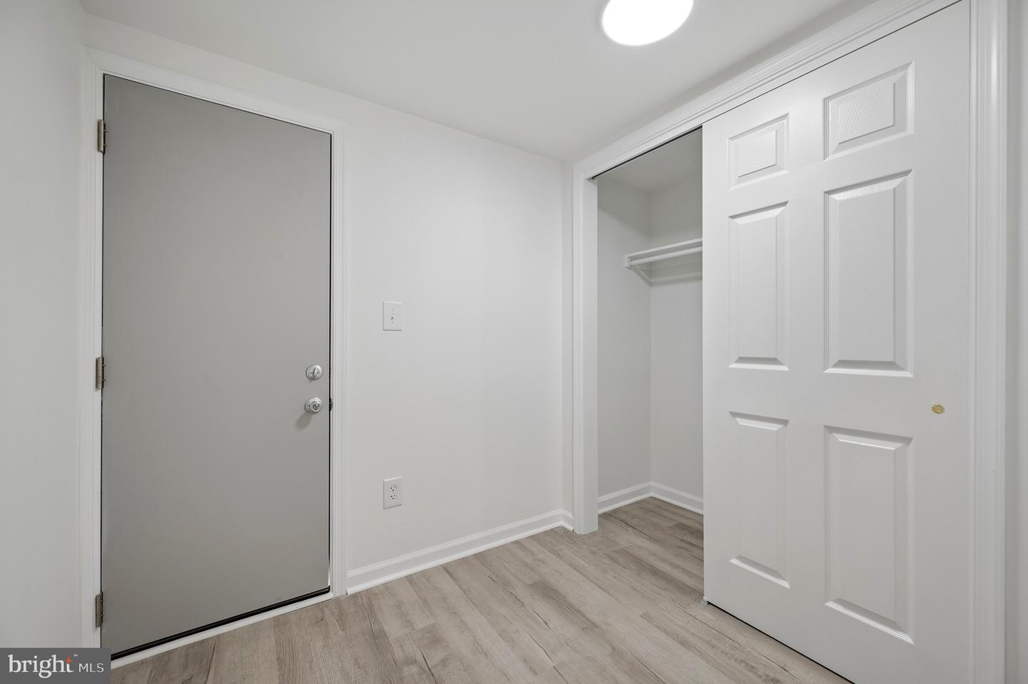 1216 W Firth St Property Photo 8