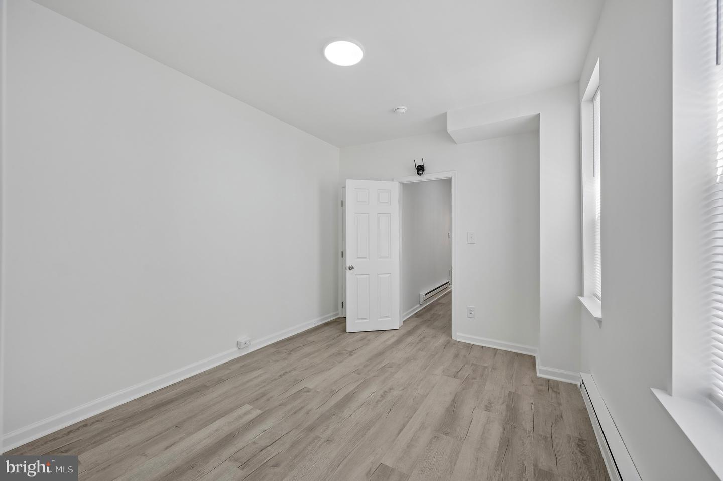1216 W Firth St Property Photo 9