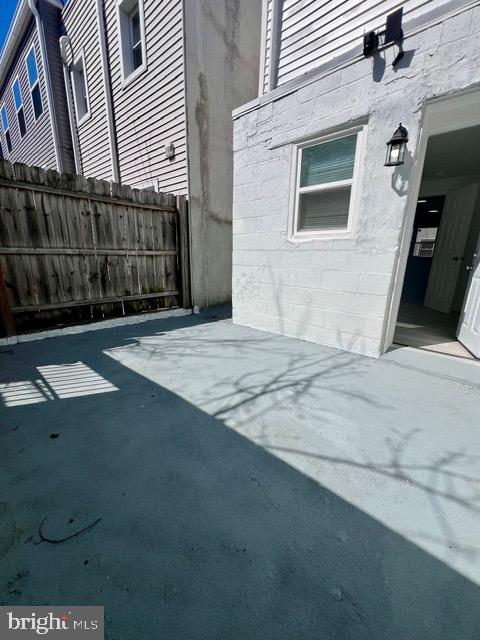 2312 Greenwich St Property Photo 8